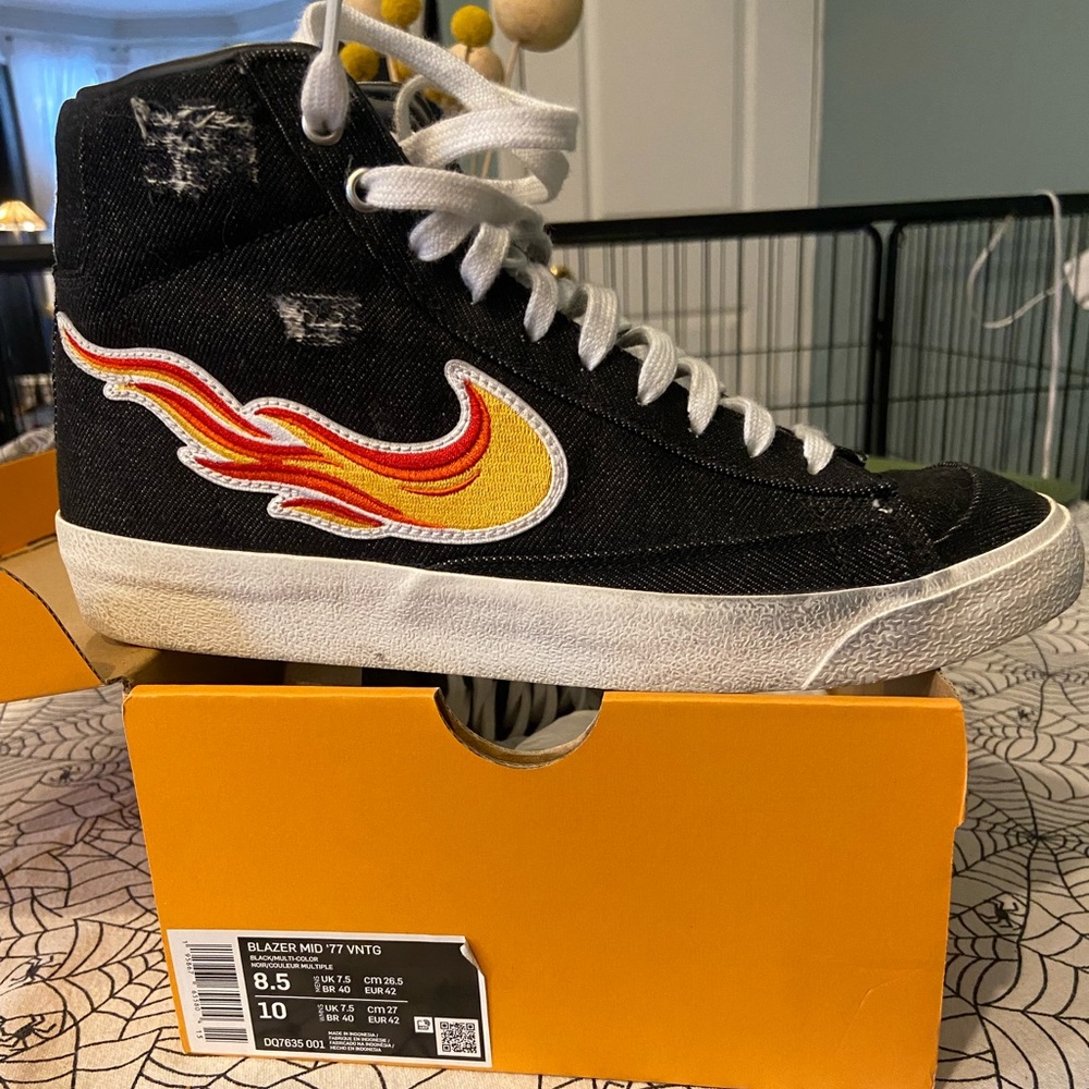 Nike Blazer Mid size 8.5m / 10w Cleveland rocks Black White classic distressed